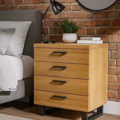 Fishbourne Oak 4 Drawer Chest Fishbourne Oak 4 Drawer Chest