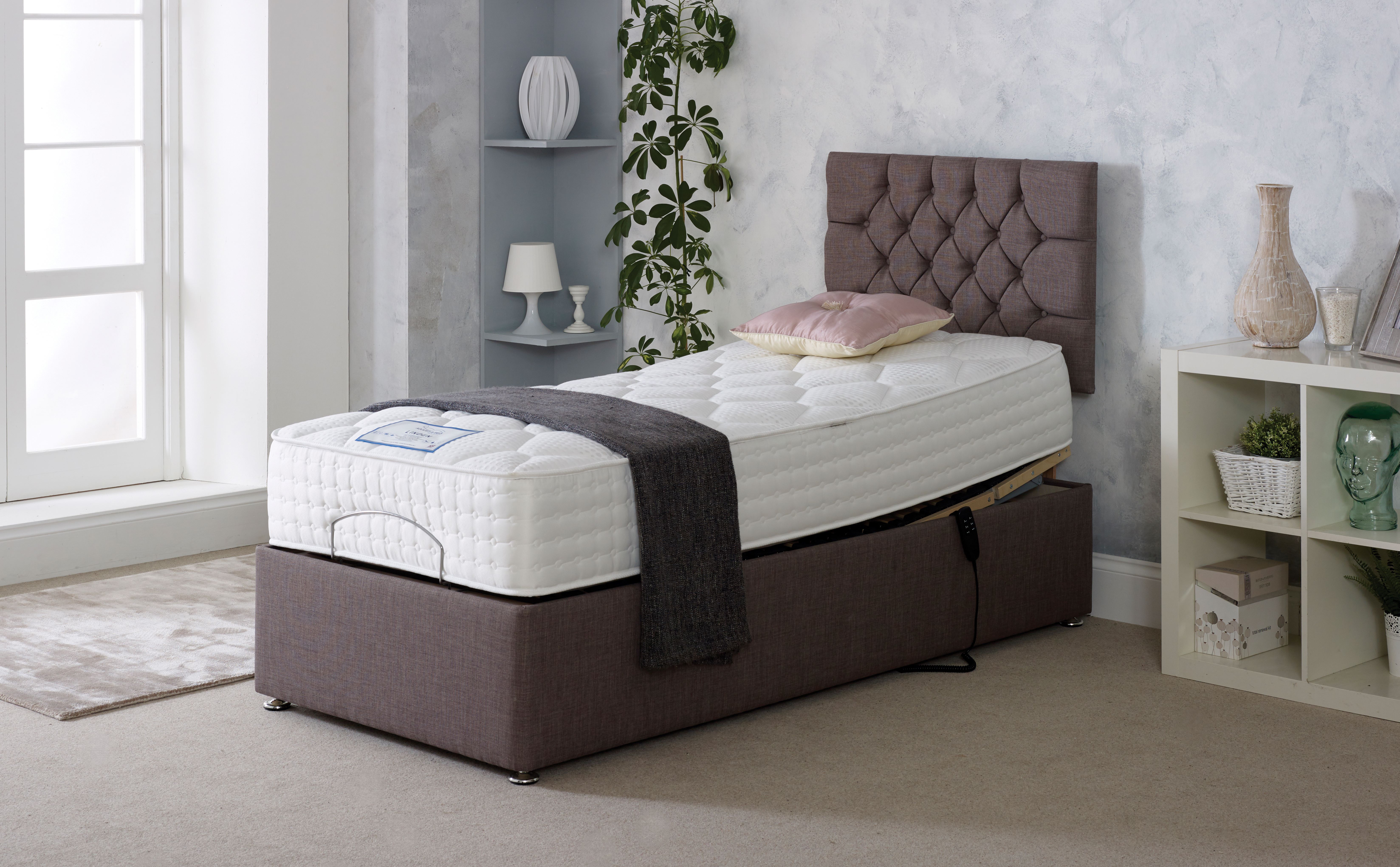 Adjust-A-Bed Linden Divan Set